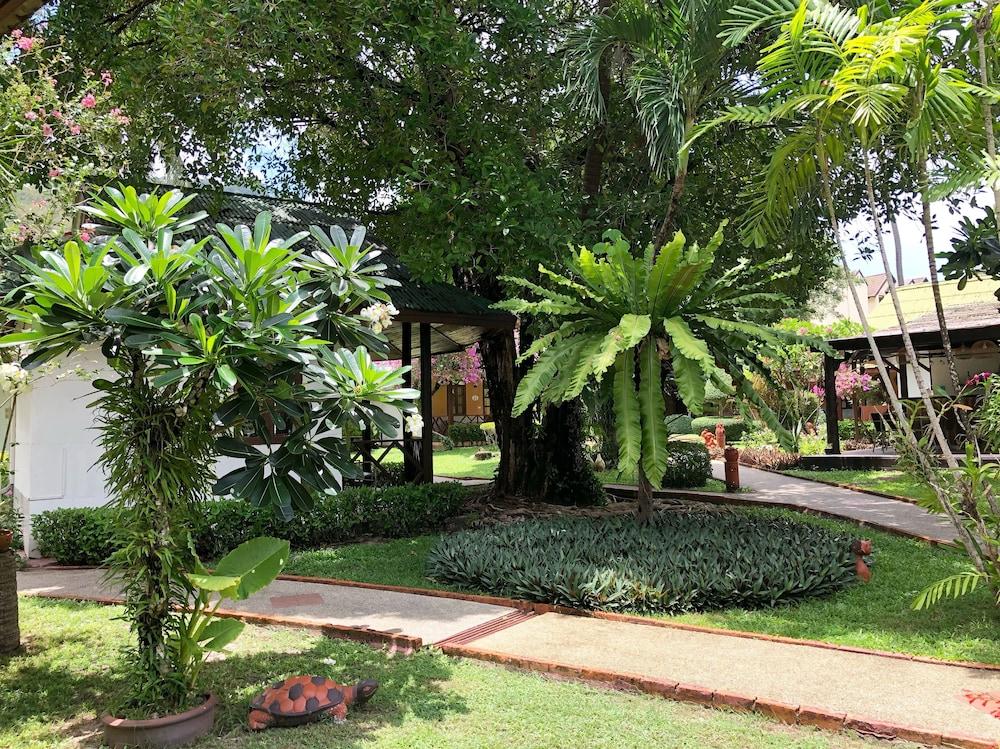 Eden Resort & Villas Patong Exterior photo